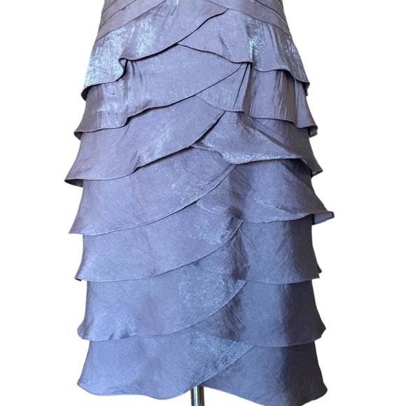 πͺ»HOST PICKπͺ» Adriana Papell Tiered Ruffle Evening Dress - Picture 3 of 14